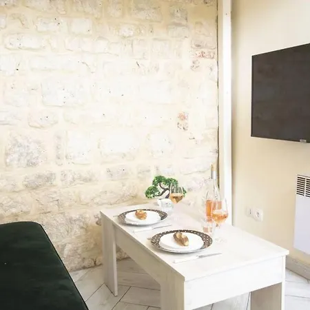 Апартаменты Unique In Marais