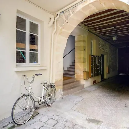 Apartment Unique In Marais Paris