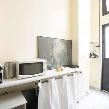 Unique In Marais Apartment Paris